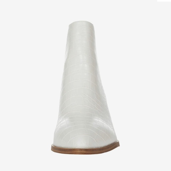 Chinese Laundry - Finn Cream Embossed Slip On Bootie Wood Block Heel US 6.5 NWOT - Picture 6 of 13